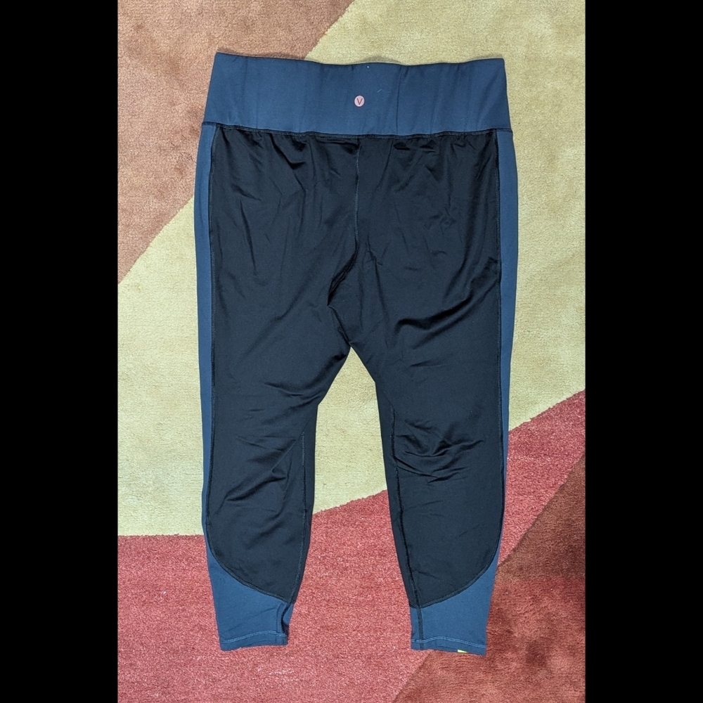 Side Stripe Wicking Legging - Picture 6 of 9